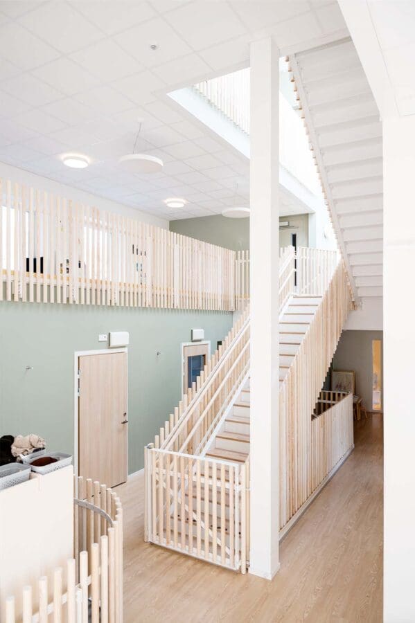 Modulundertak i förskoletrapphus