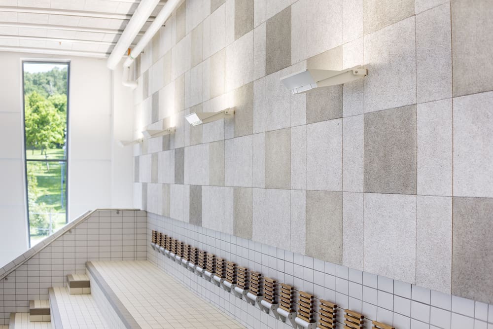 Träullsväggabsorbenter i simhall